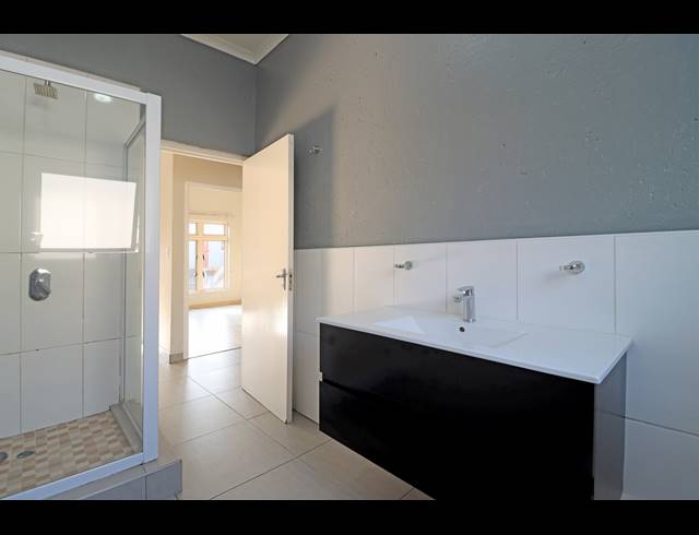 2 BEDROOM APARTMENT FOR SALE IN MONTGOMERY PARK